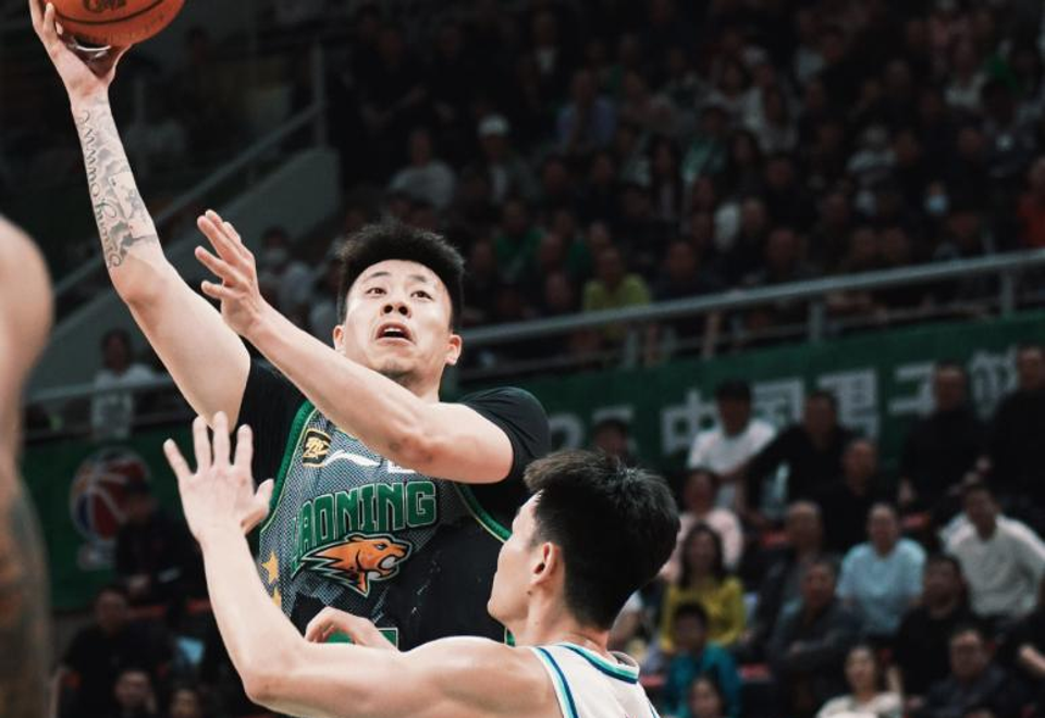 广州队翻盘青岛队，锡安点燃赛场