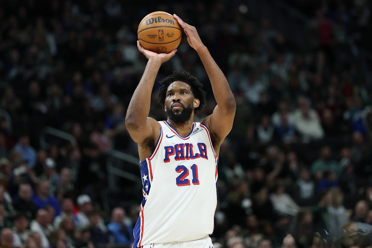 步行者力克天津队，恩比德点燃赛场