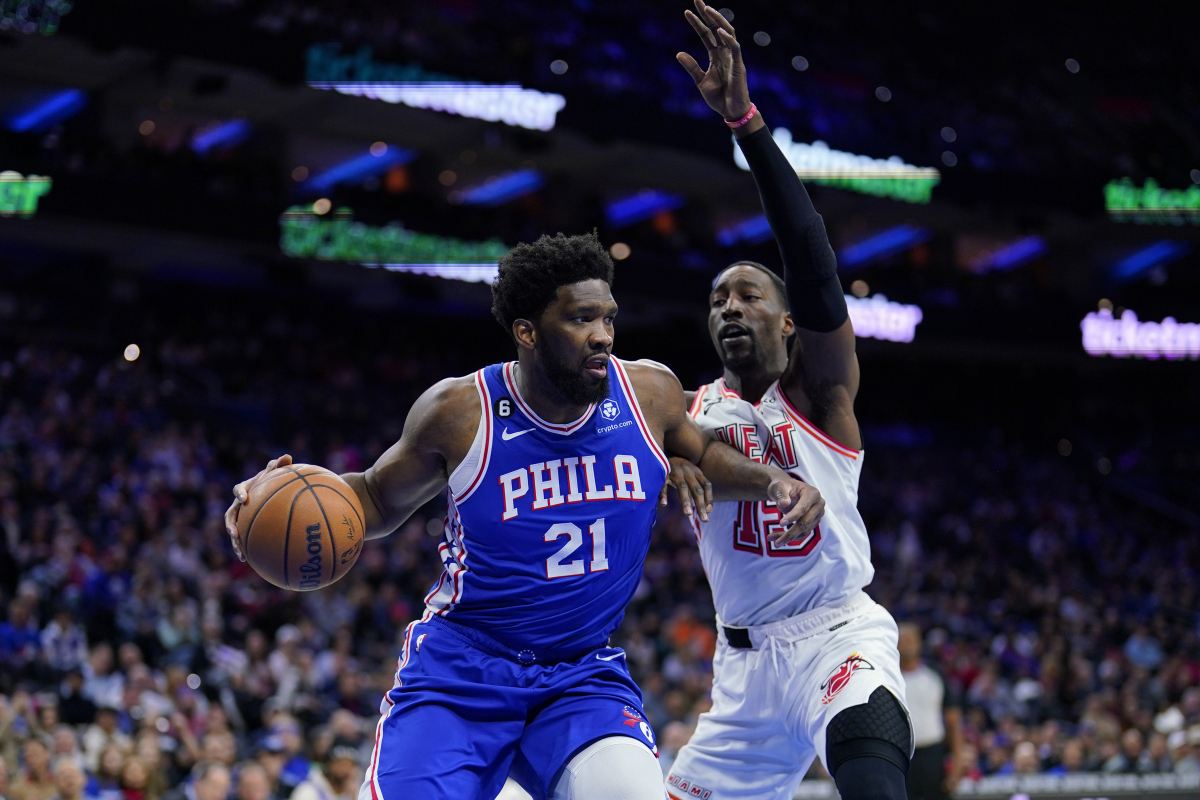 步行者力克天津队，恩比德点燃赛场