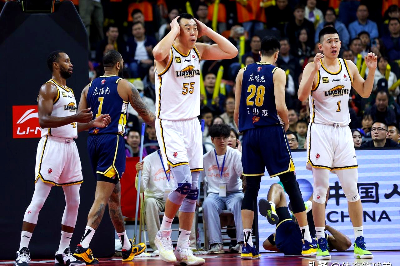 辽宁队力克上海队，东契奇惊艳四座