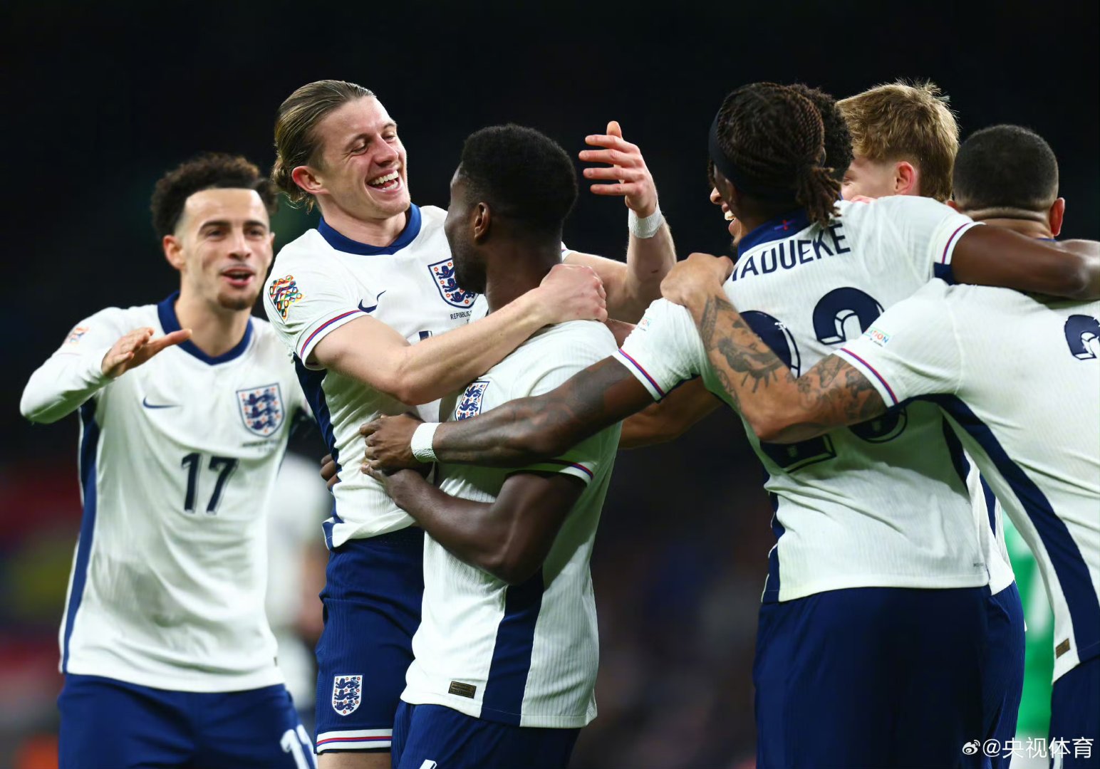 英格兰完胜拜仁，孔德统治全场