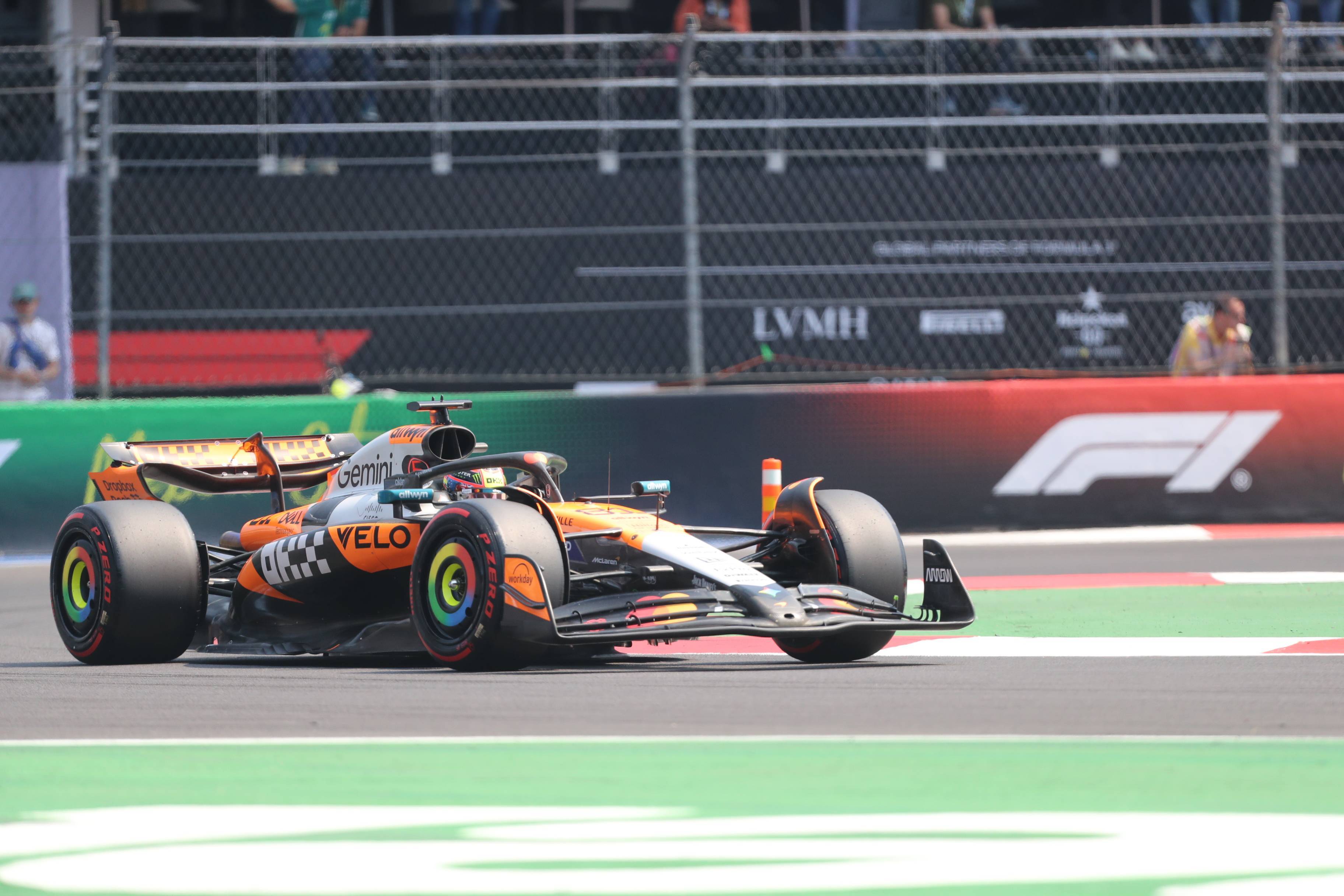 红牛二队横扫迈凯伦，诺里斯统治全场