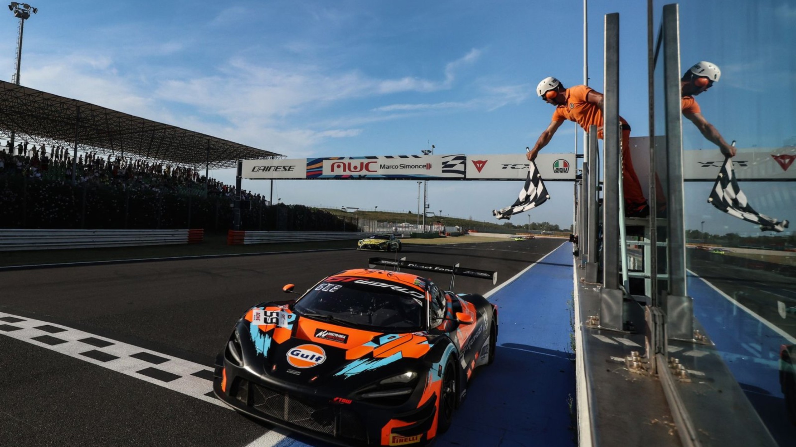 雷诺车队逆转迈凯伦，佩雷兹状态火热