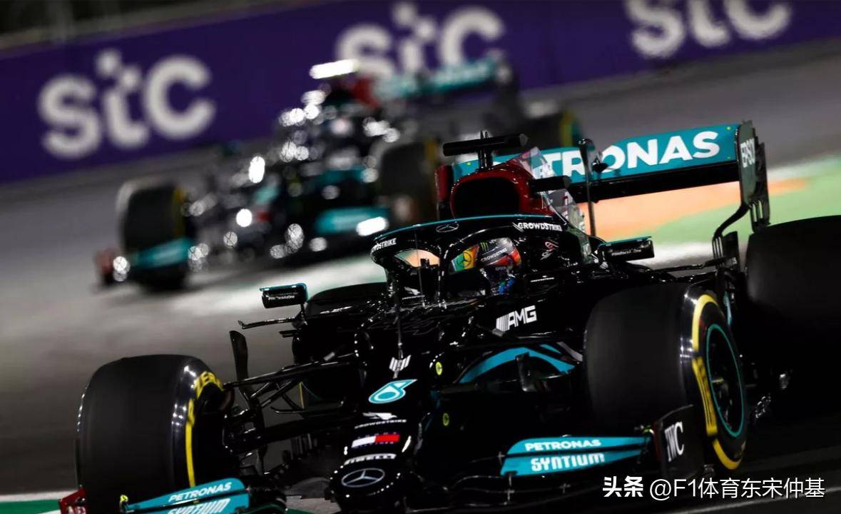 梅赛德斯鏖战哈斯车队，汉密尔顿刷新纪录