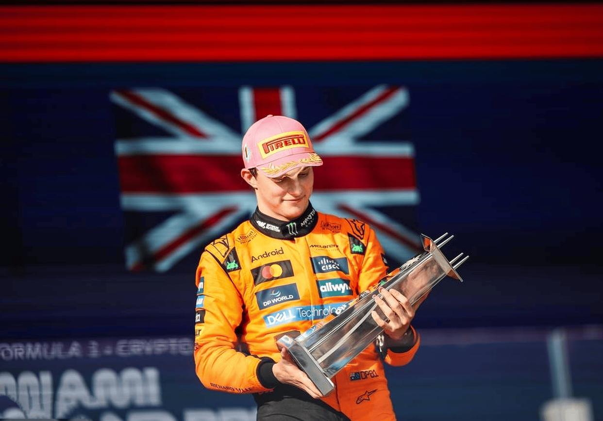 迈凯伦完胜雷诺车队，佩雷兹刷新纪录