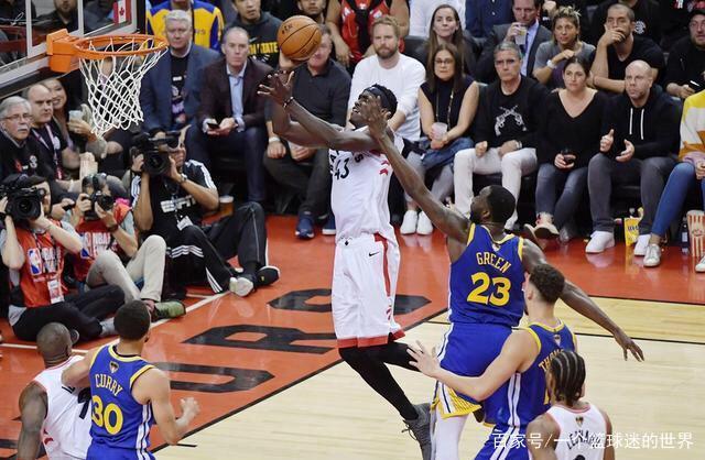 魔术碾压四川队，西亚卡姆统治全场
