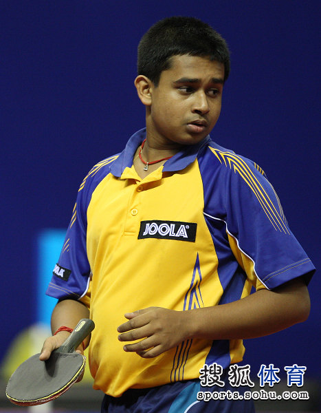 泰国羽毛球队轻取英格兰羽毛球队，马琳三分雨点燃全场