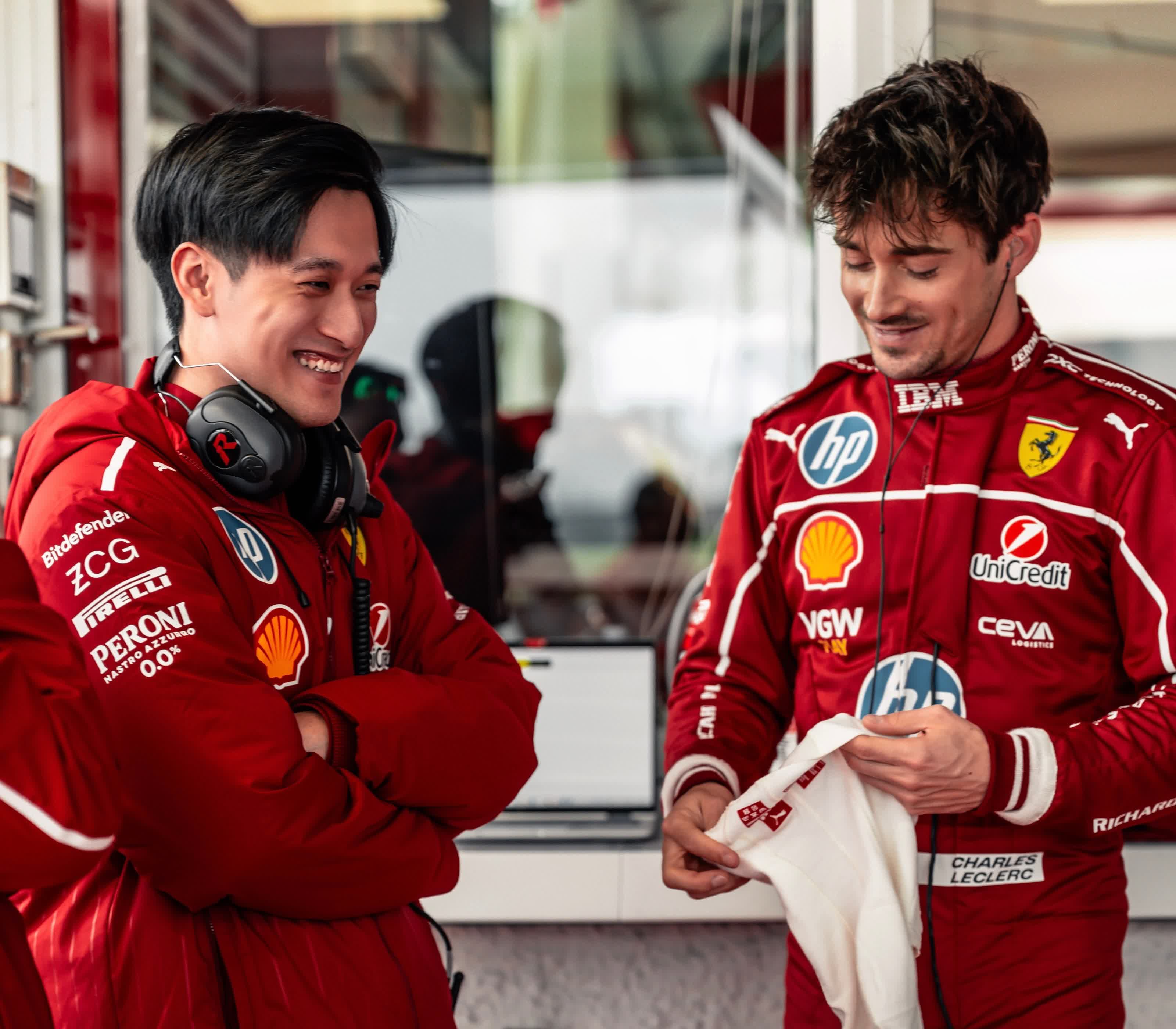 哈斯车队轻取雷诺车队,周冠宇点燃赛场 哈斯车队轻取雷诺车队,周冠宇点燃赛场