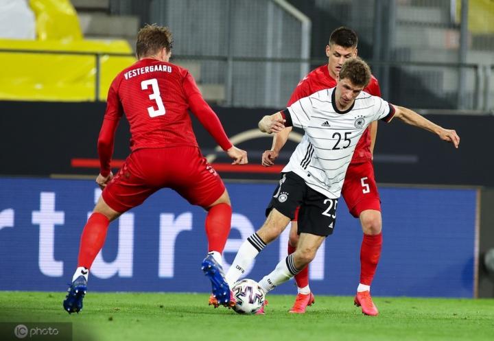 德国碾压丹麦，穆勒带队取胜
