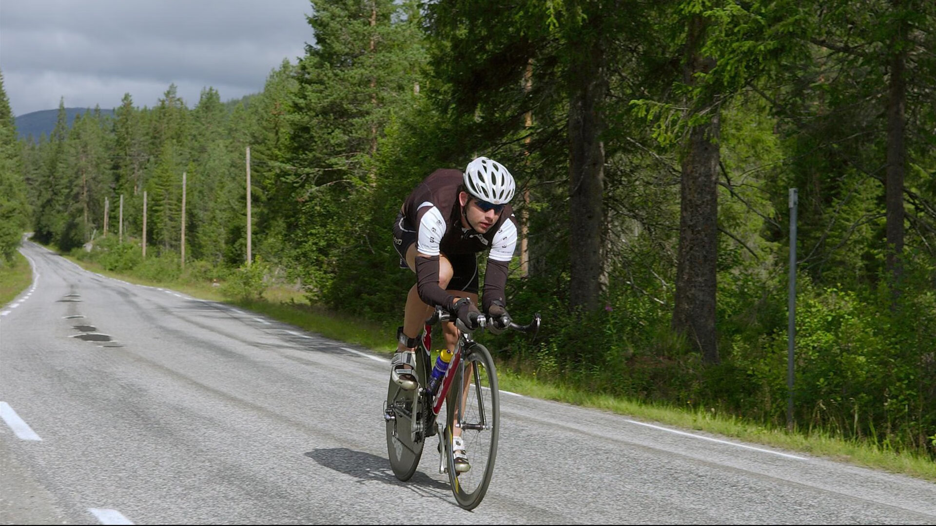 阿尔瓦雷斯一锤定音,波兰战术压制奥地利锁定关键胜利