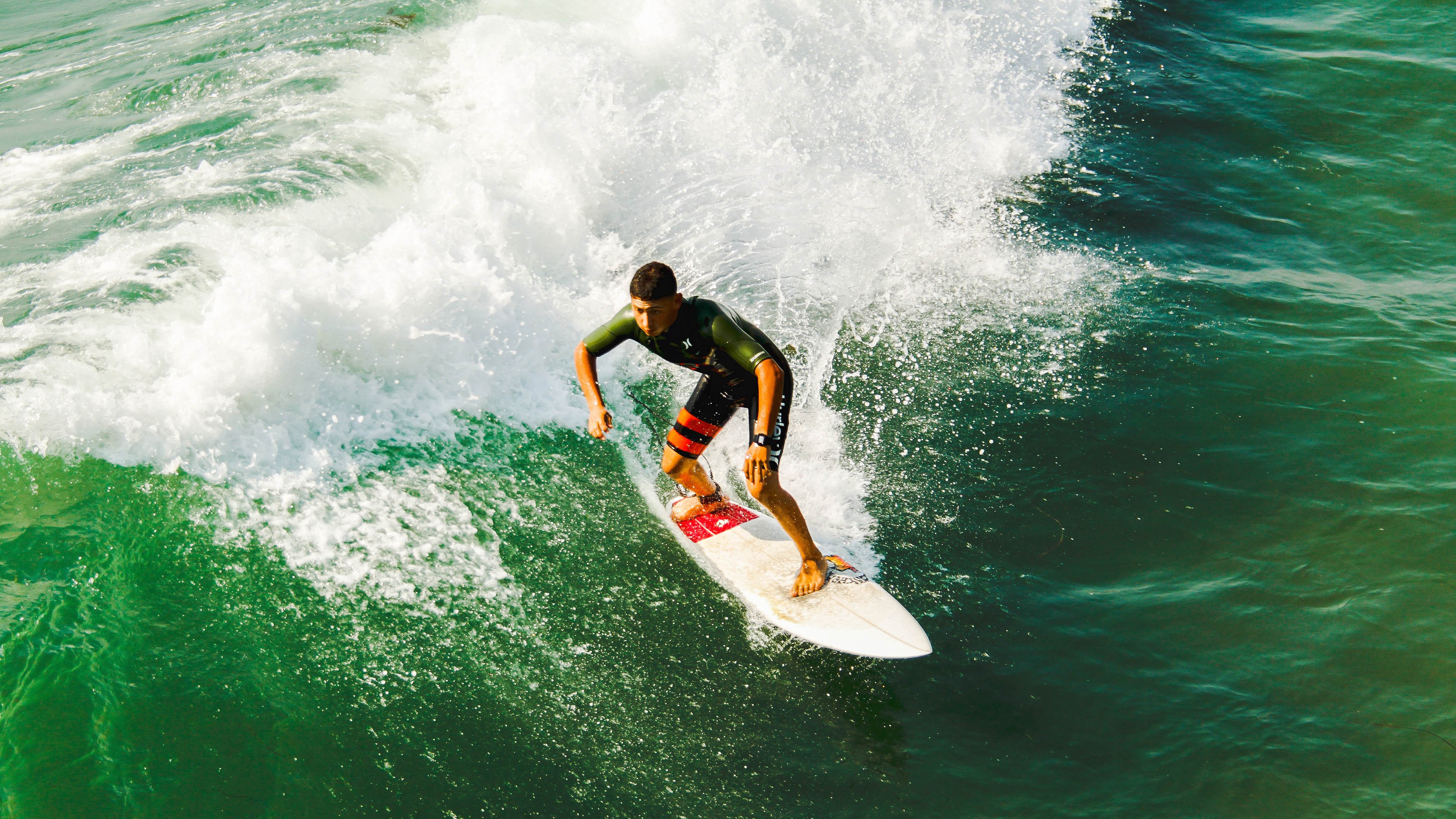 当欧洲篮球之光点燃东方赛场，马刺力克广东背后的东契奇时刻